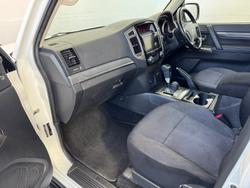 2020 Mitsubishi
Pajero GLX