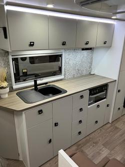 2025 Design RV Forerunner Van 5-2+ 21'