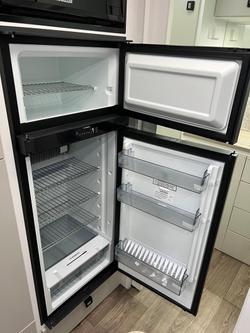 2025 Design RV Forerunner Van 5-2+ 21'