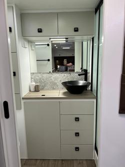 2025 Design RV Forerunner Van 5-2+ 21'