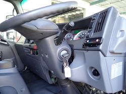 2018 ISUZU NPR 65-190 WHITE