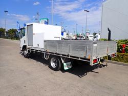 2018 ISUZU NPR 65-190 WHITE