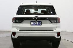 2024 Ford
                Everest Ambiente