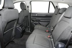 2024 Ford
                Everest Ambiente