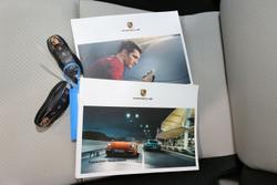 2023 Porsche
718 Boxster