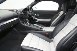 2023 Porsche
718 Boxster