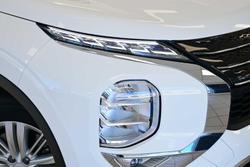 2024 Mitsubishi Outlander LS