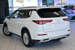 2024 Mitsubishi Outlander LS