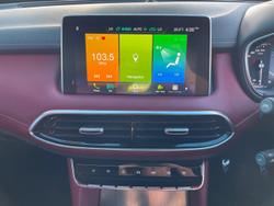 2020 MG
                HS Essence Anfield Edition