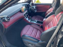 2020 MG
                HS Essence Anfield Edition