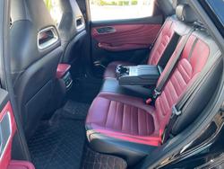 2020 MG
                HS Essence Anfield Edition