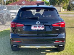 2020 MG
                HS Essence Anfield Edition