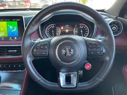 2020 MG
                HS Essence Anfield Edition