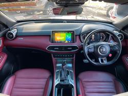 2020 MG
                HS Essence Anfield Edition