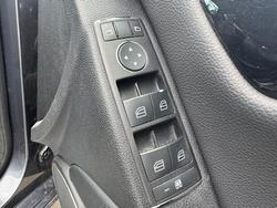MERCEDES-BENZ C220