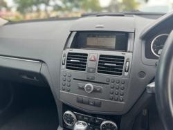 MERCEDES-BENZ C220
