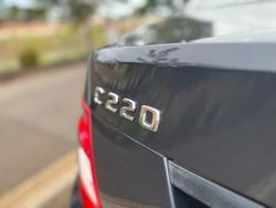 MERCEDES-BENZ C220