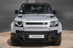 2024 Land Rover
                Defender 90 P400 X-Dynamic SE