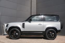 2024 Land Rover
                Defender 90 P400 X-Dynamic SE
