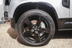 2024 Land Rover Defender 90 P400 X-Dynamic SE