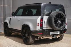 2024 Land Rover
                Defender 90 P400 X-Dynamic SE