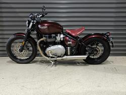 2017 Triumph BONNEVILLE BOBBER RED