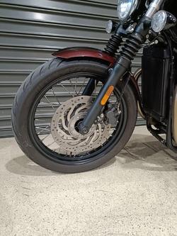2017 Triumph BONNEVILLE BOBBER RED