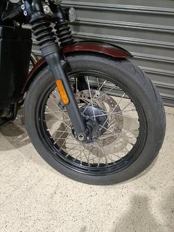 2017 Triumph BONNEVILLE BOBBER RED
