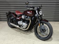 2017 Triumph BONNEVILLE BOBBER RED