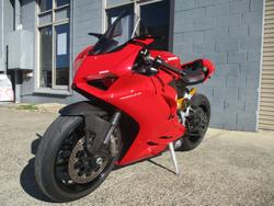 2021 DUCATI PANIGALE V2 RED