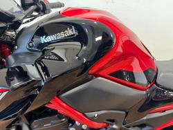 2024 Kawasaki Z900 (ZR900) Black / Red