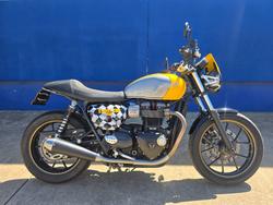 2017 TRIUMPH STREET CUP Yellow