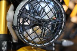 2025 Triumph Scrambler 400 XC Scrambler Yellow