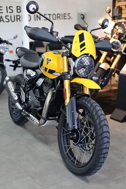 2025 Triumph Scrambler 400 XC Scrambler Yellow