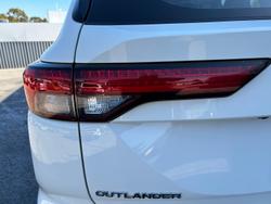 2022 Mitsubishi Outlander ES ZM MY22.5 White