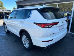 2022 Mitsubishi Outlander ES ZM MY22.5 White
