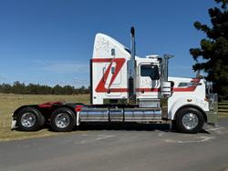 2017 Kenworth T909 140t - AUTO TRANS WHITE