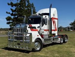 2017 Kenworth T909 140t - AUTO TRANS WHITE