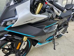 2023 CFMOTO 450 SR ABS