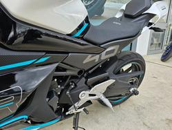 2023 CFMOTO 450 SR ABS