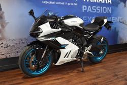 2025 CFMOTO 675 SR-R White