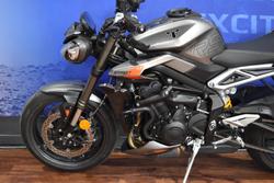 2023 TRIUMPH STREET TRIPLE RS Silver