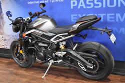 2023 TRIUMPH STREET TRIPLE RS Silver