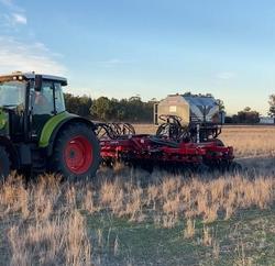 0 SERAFIN ECOSOW 632 SINGLE DISC SEEDER WITH GASON BIN NEW RED