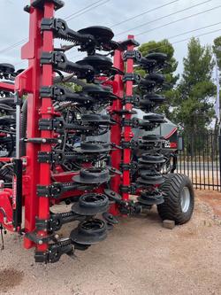 0 SERAFIN ECOSOW 632 SINGLE DISC SEEDER WITH GASON BIN NEW RED