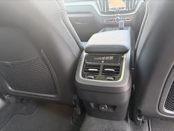 2024 Volvo XC60 Plus B5
