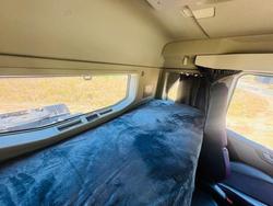 2022 Volvo
                Fm 460