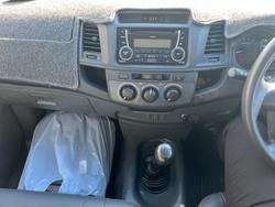 2012 Toyota Hilux Workmate TGN16R MY12 4x2 Glacier White