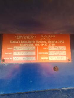 2005 Barker Tri/A Rollback Skel Trailer