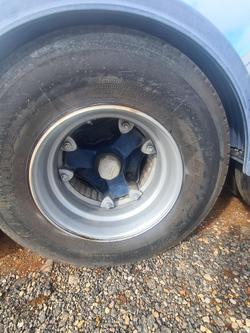 2005 Barker Tri/A Rollback Skel Trailer